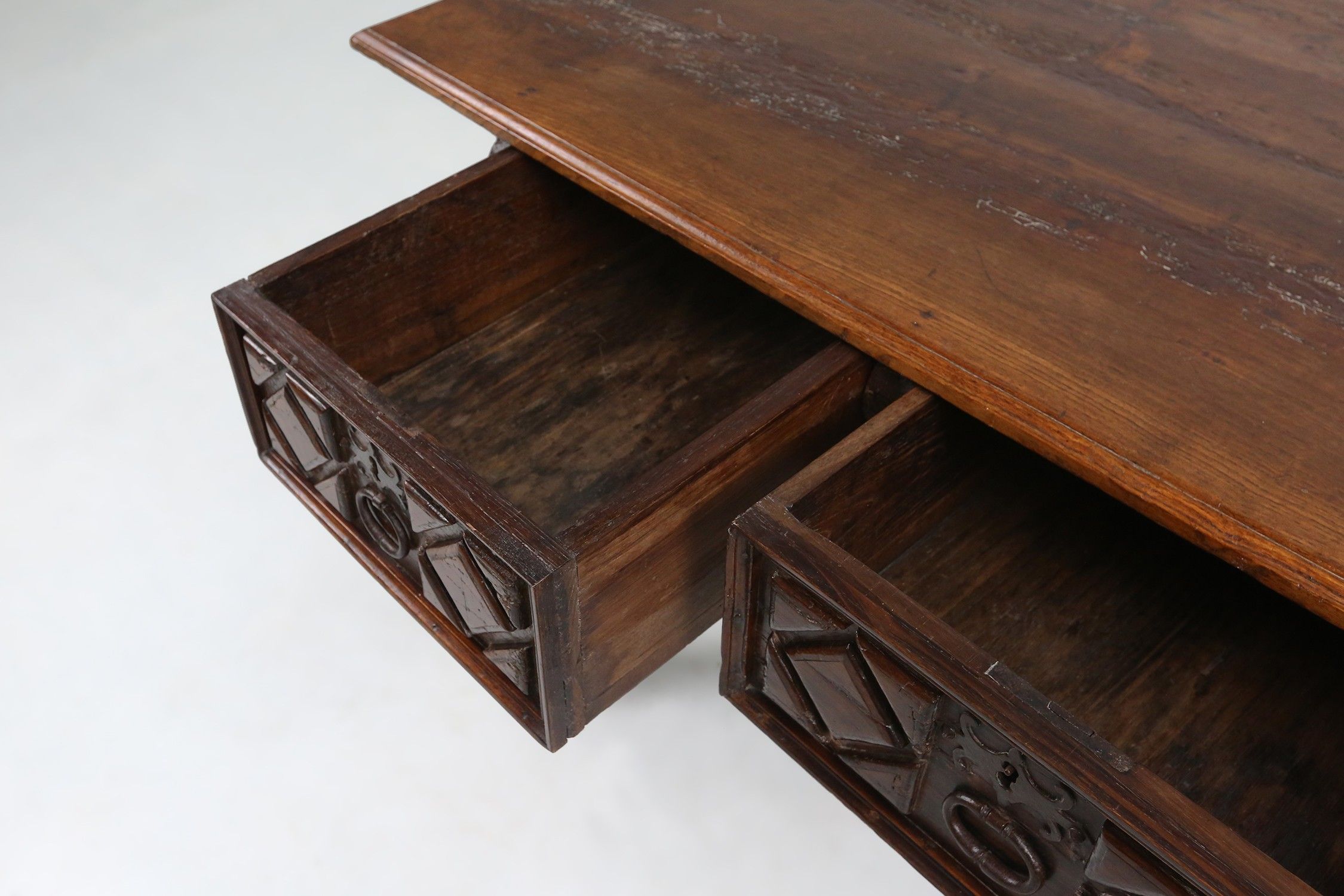 Antique carved Oak Spanish Console Table with Drawers, 18th Centurythumbnail